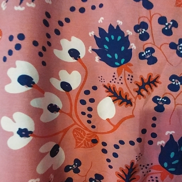 Julia - Picture 2 of 2